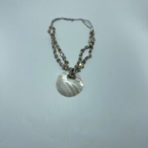 Elegant Shell Pendant Necklace